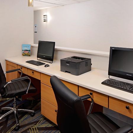 Holiday Inn Express Harrisburg East By Ihg Exterior foto