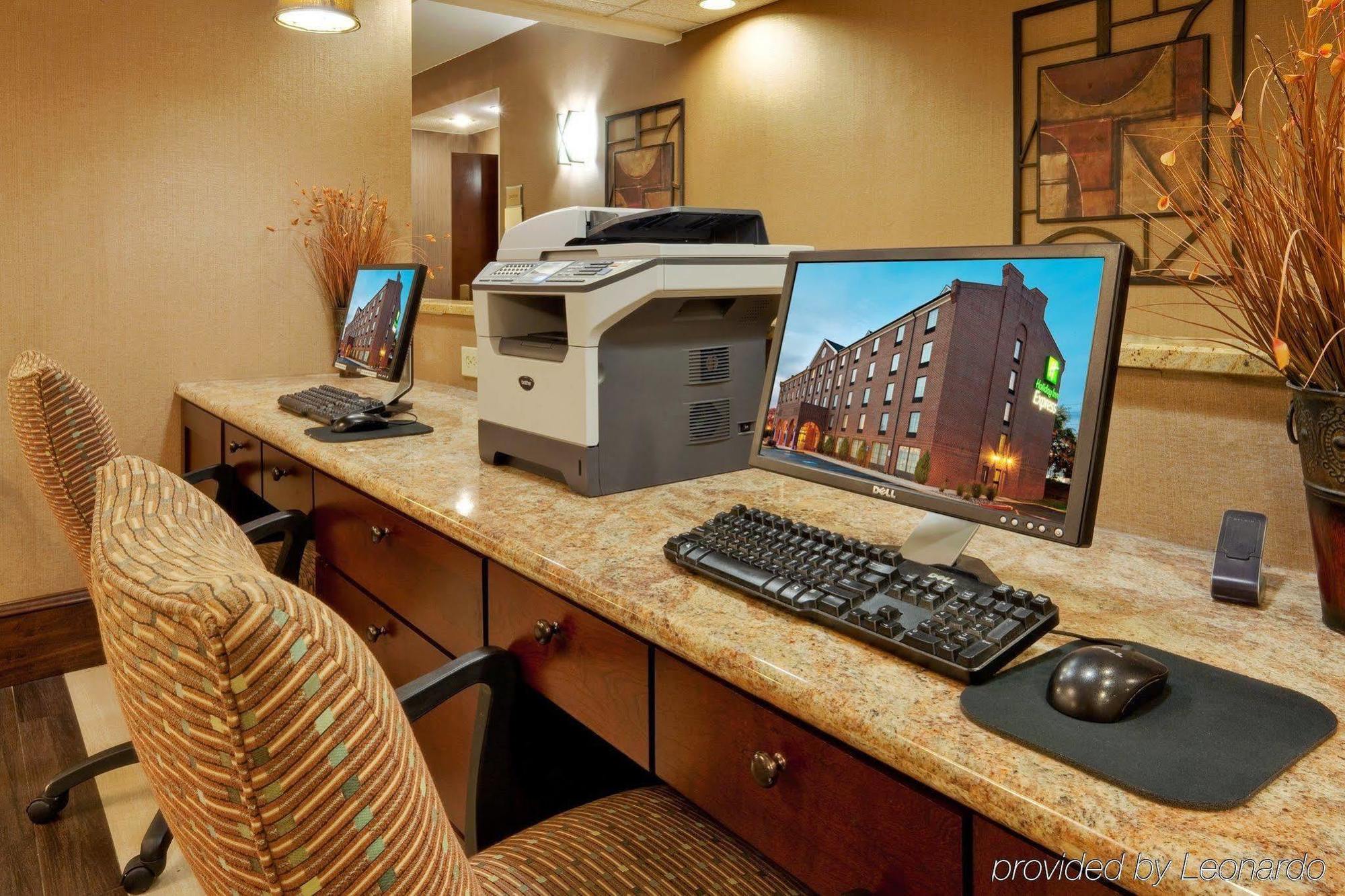 Holiday Inn Express Harrisburg East By Ihg Exterior foto